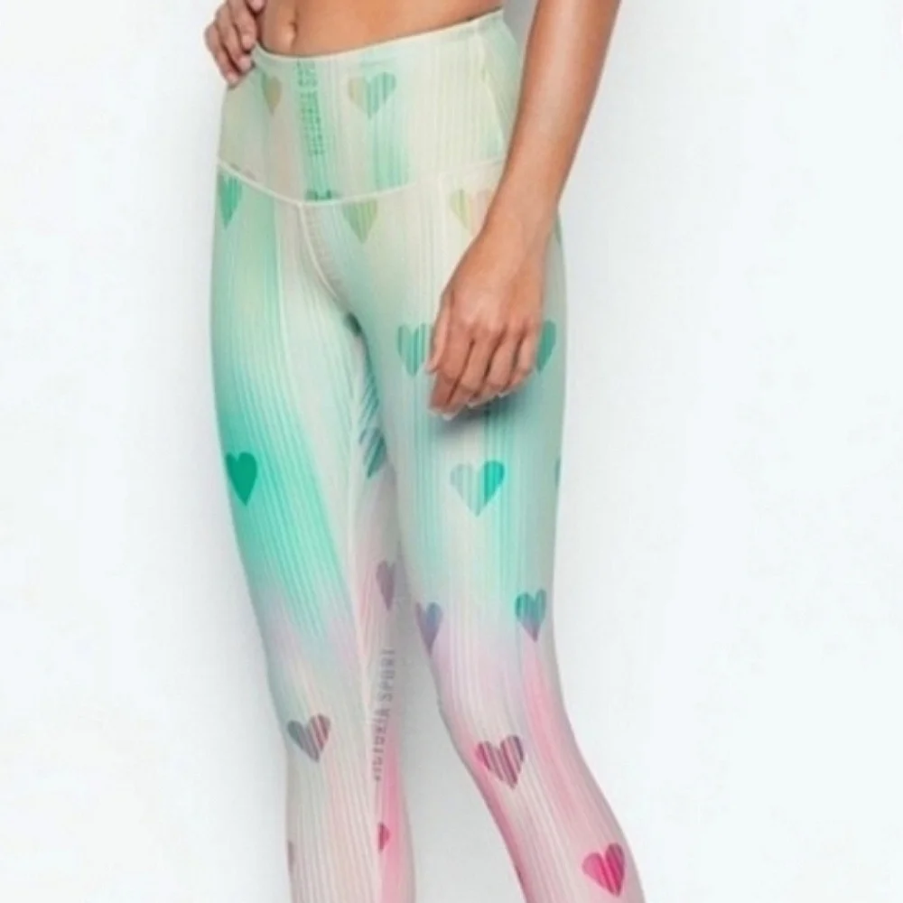 🌈OFFER💕Victoria's Secret VICTORIA SPORT Knockout Ombre Rainbow Heart Leggings - Picture 3 of 10